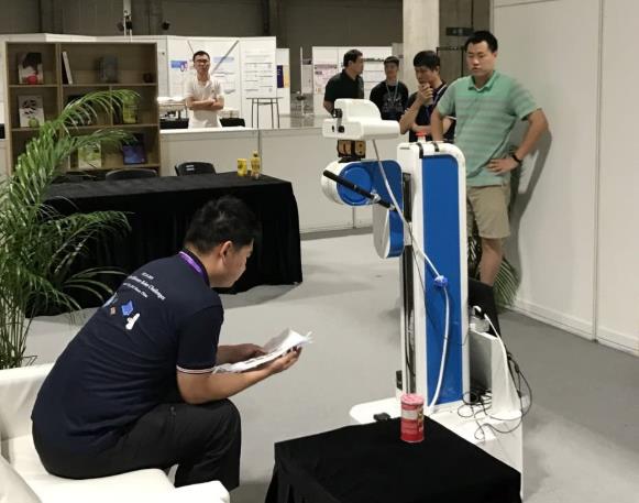 澳门：“助老机器人”闪亮2019世界人工智能联合大会