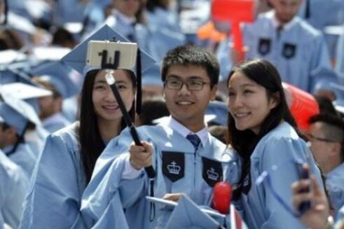中国留学生遍布100多个国家和地区 逾八成回国发展