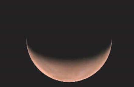 国家航天局发布  “天问一号”拍摄火星侧身影像