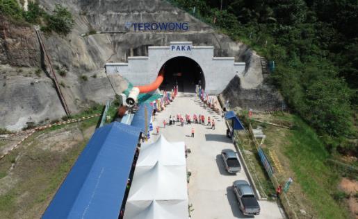 马东铁首条隧道贯通，“一带一路”旗舰工程如何彰显中国担当？