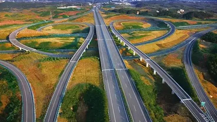 中国公路总里程已达528万公里