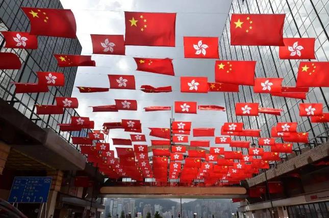 香港疫情平稳向下 重启庆祝回归25周年活动