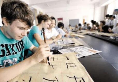 76个国家将中文纳入国民教育体系