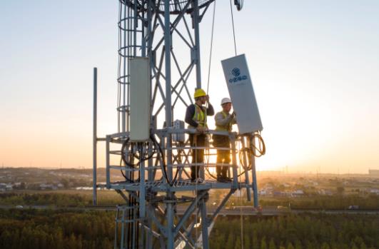 中国累计建成开通5G基站超230万个