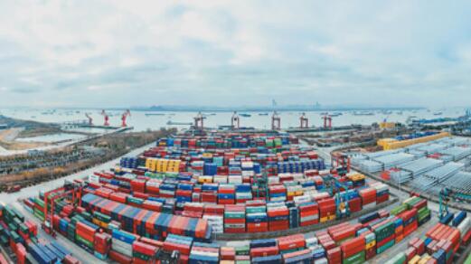 中国外贸首次突破40万亿元关口  连续6年保持货物贸易第一大国地位