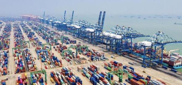 今年一季度我国GDP同比增长4.5%