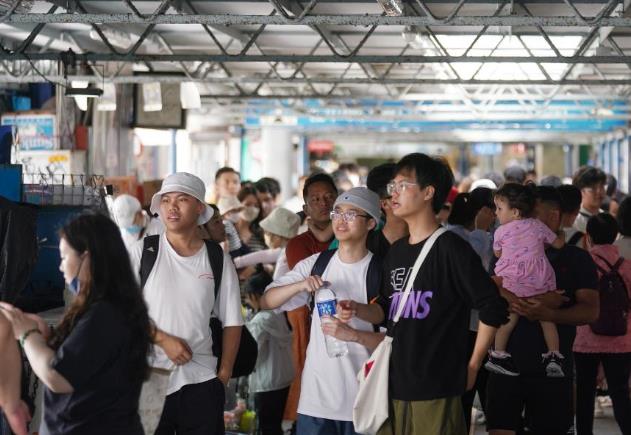 “五一”假期：香港各行各业“火起来”