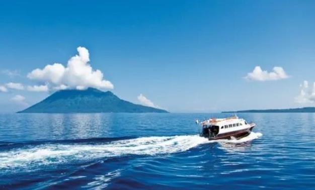 冰川飞行、海上“自驾” 年轻人追求特色出境游