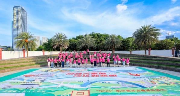 粤港澳青年共绘巨画展示大湾区发展