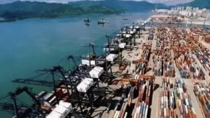 香港回归26周年 深港贸易规模增长超8倍