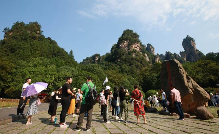 暑期旅游将过半,旅游市场释放出了哪些新信号?