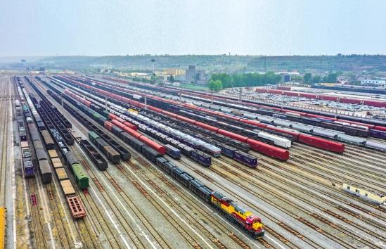 今年陕西铁路货物发送量突破1亿吨
