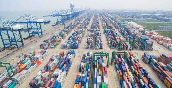 今年前三季度我国对APEC其他经济体进出口19.41万亿元