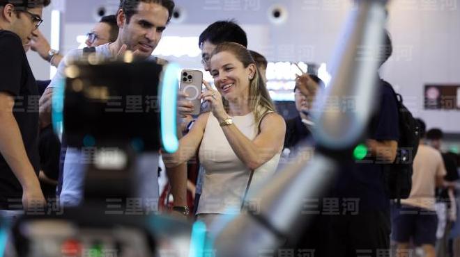 全球竞相打卡 中国好感度持续攀升