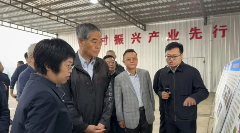 梁振英率港区全国政协委员考察团赴陕西考察