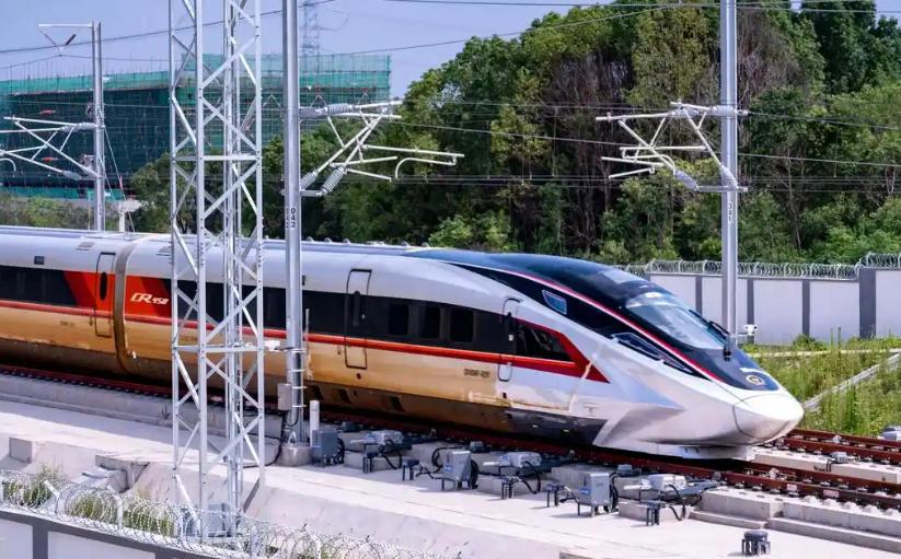 跑出新速度!全球最快动车组CR450正在开展运用考核