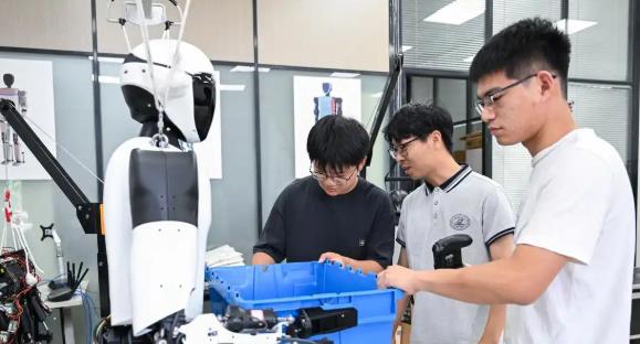 输送5500万人才!中国建成规模最大且高质量教育体系