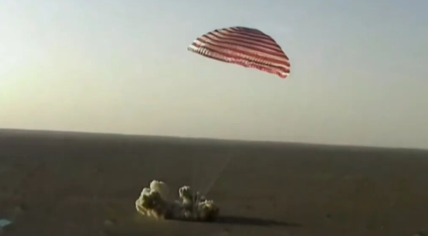 神舟二十一号载人飞船返回舱成功着陆