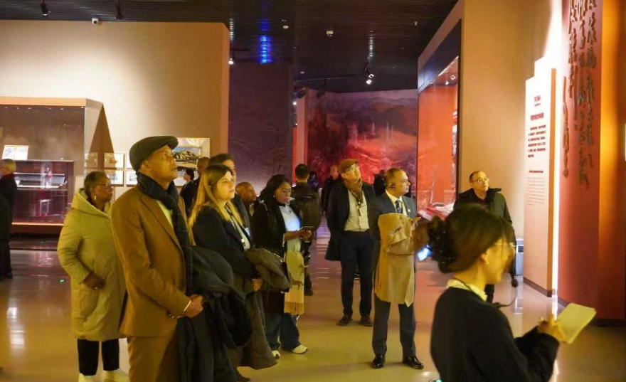 驻华外交官参访陕西：感知奋进、开放、创新的中国