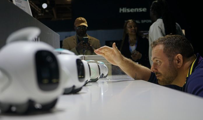 从概念到落地，“物理AI”的“ChatGPT时刻”来了吗