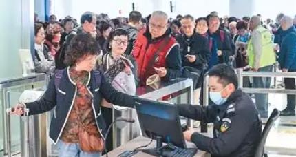 2025年港澳台居民出入境2.79亿人次,同比上升10.1%——回家的路越来越顺畅