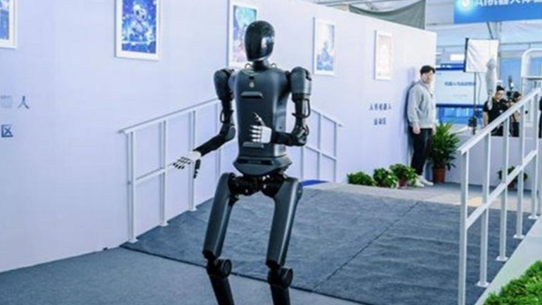 加速人形机器人进工厂