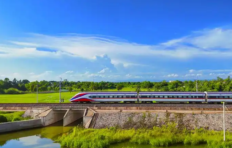 中老铁路跨境游火爆 春节假期游客同比增长超四成