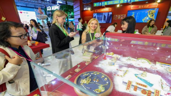 到中国旅游过春节何以爆火？业内聚焦如何打造国际旅游IP