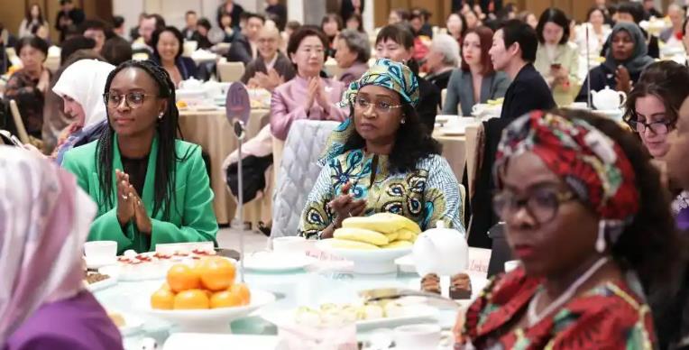 纪念“三八”国际妇女节中外妇女招待会在京举行