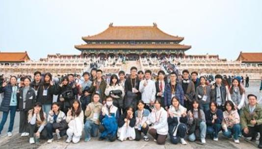 香港青少年在京感受文学魅力