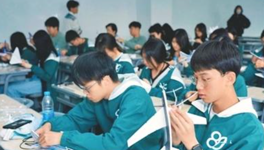 香港青少年“行走”丝路品文化魅力