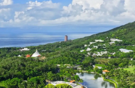“小城游”热度持续攀升、出入境旅游双向升温 “五一”文旅市场蓄势待发