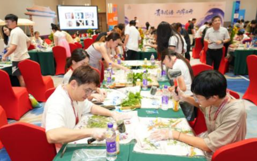 两岸青年在非遗体验中互学互鉴，共绘“同心圆”