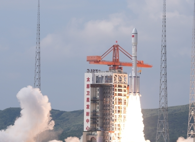 中国成功发射通信技术试验卫星二十七号A/B星