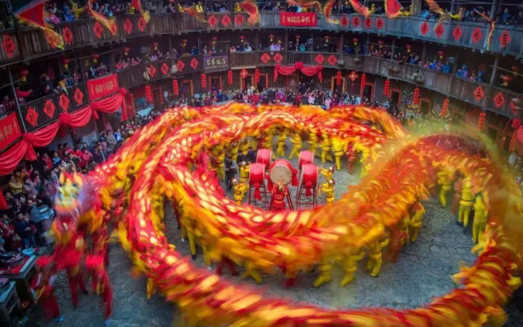 看舞狮、跳竹竿舞 中国非遗民俗“圈粉”世界