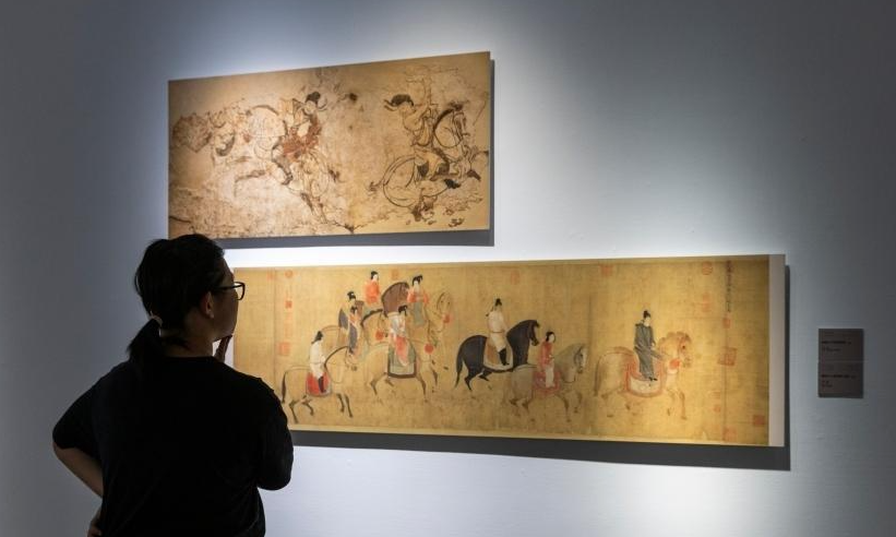 “神骏千载——中土马文化艺术展”吸引民众观展