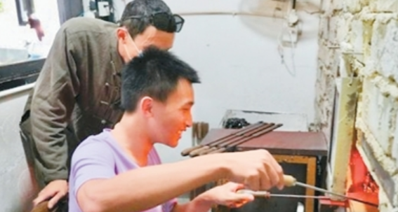 两岸棋手云南保山体验永子制作