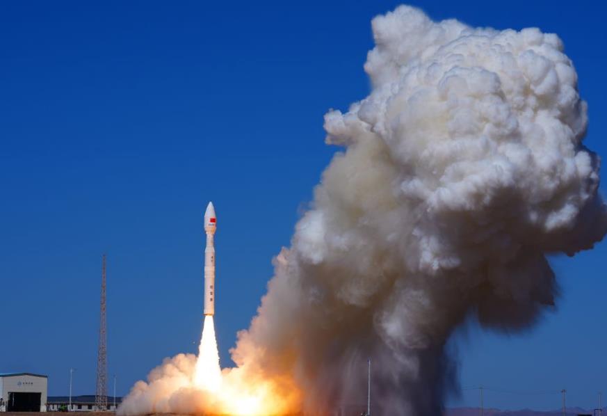 我国成功发射秦岭卫星01、02星等9颗卫星